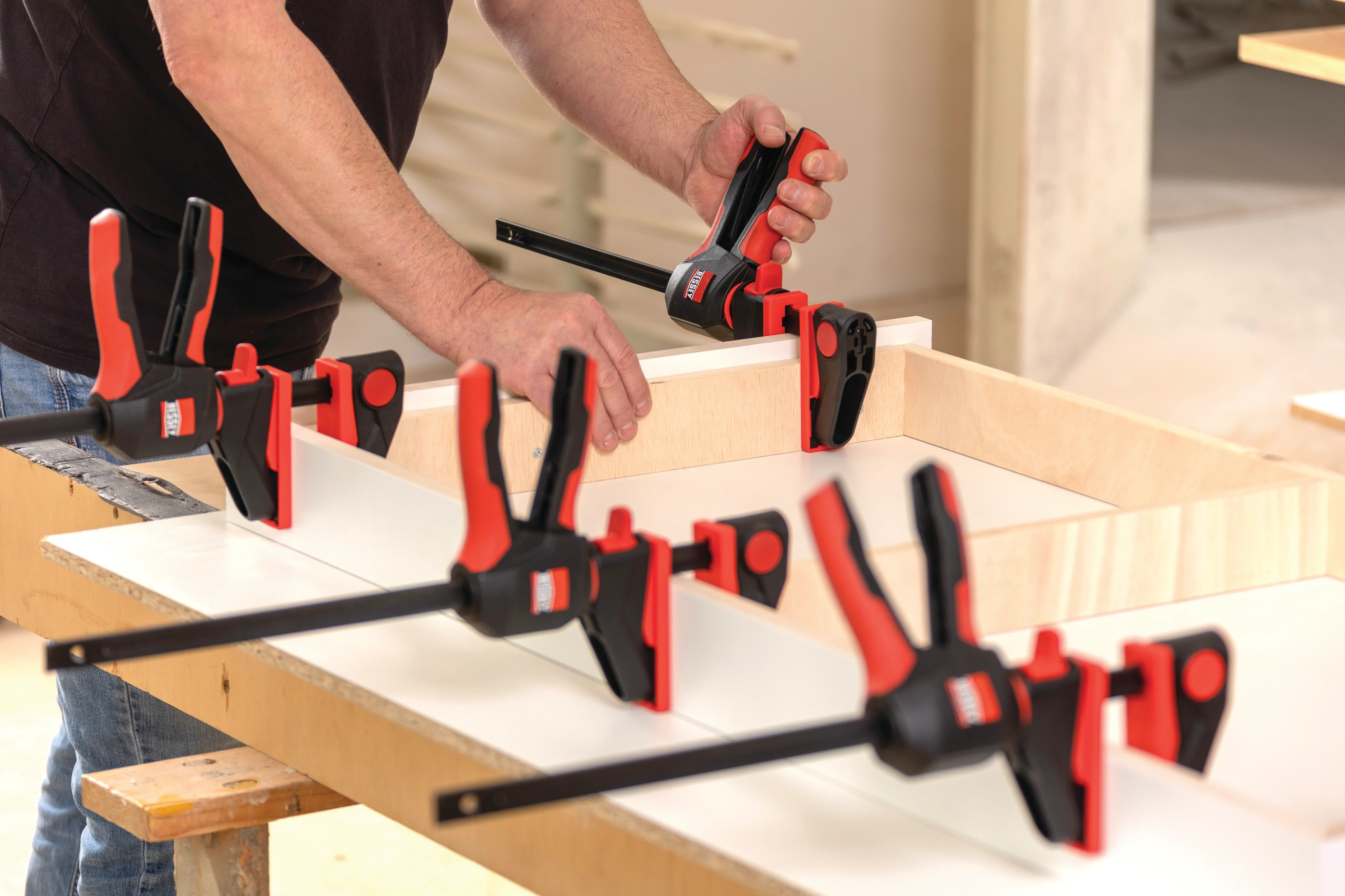 Bessey EHKL360-06 6 in. x 2-3/8 in. Trigger Clamp with 360 Rotating Handle - Image 3