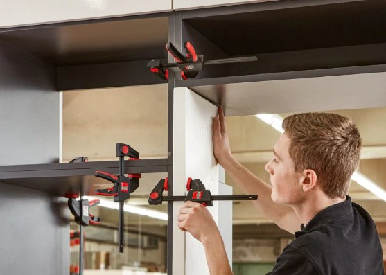Bessey EHKXL18 18 in. x 3-5/8 in. 600 lb. Clamping Force EHK Extra Large Trigger Clamp - Image 2
