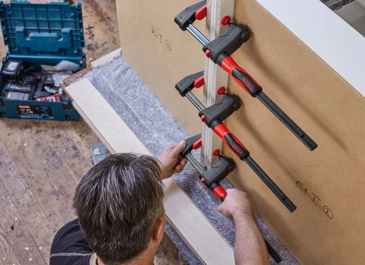 Bessey GK60 24 in. x 2-3/8 in. GearKlamp Bar Clamp - Image 4