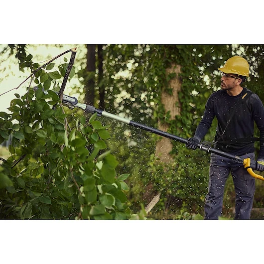 DEWALT DCPS671X1 60V 10 in Telescoping Pole Saw Kit - Image 9