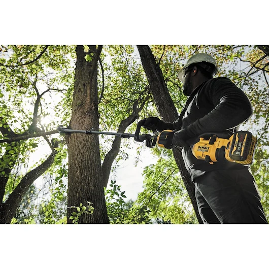 DeWalt DWOAS6PS 8 in. Pole Saw Attachment - Image 2