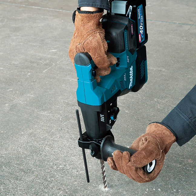 MAKITA HR001GM101 40Vmax XGT Brushless 1-1/8 in. Rotary Hammer SDS-PLUS with AWS Kit (4.0Ah x1) - Image 2