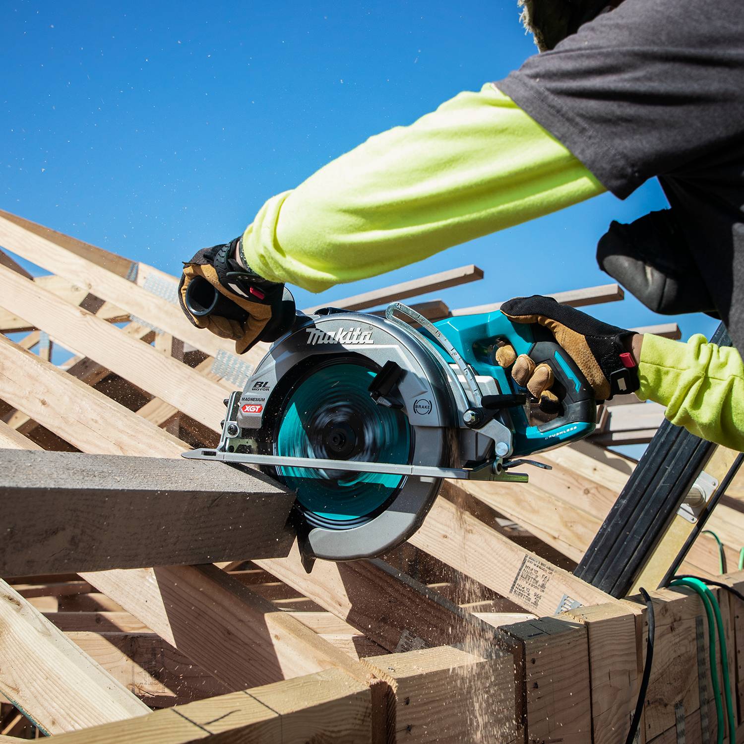 MAKITA RS002GM101 40Vmax XGT Brushless 10-1/4 in. Circular Saw Kit with AWS (4.0Ah x1) - Image 2