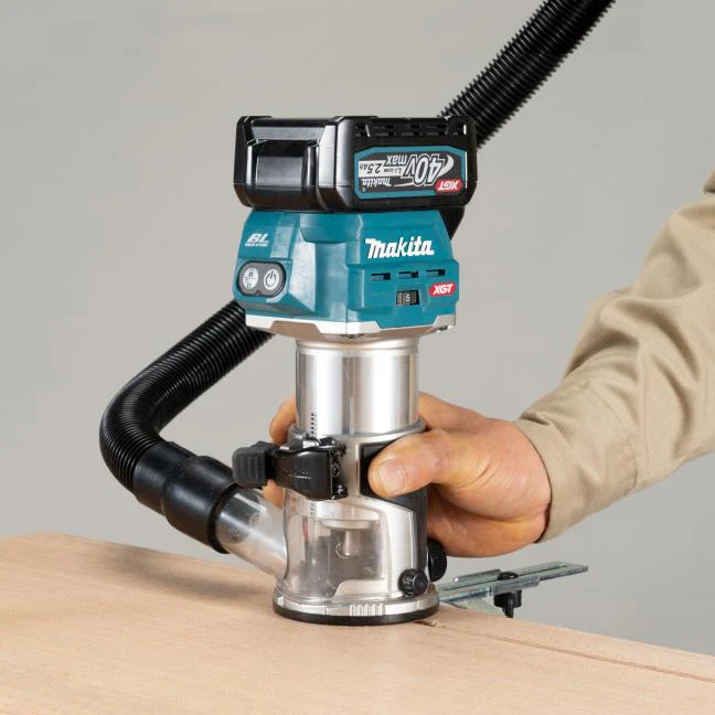 Makita RT001GD101 40Vmax XGT Brushless Router Kit with AWS (2.5Ah x1) - Image 6